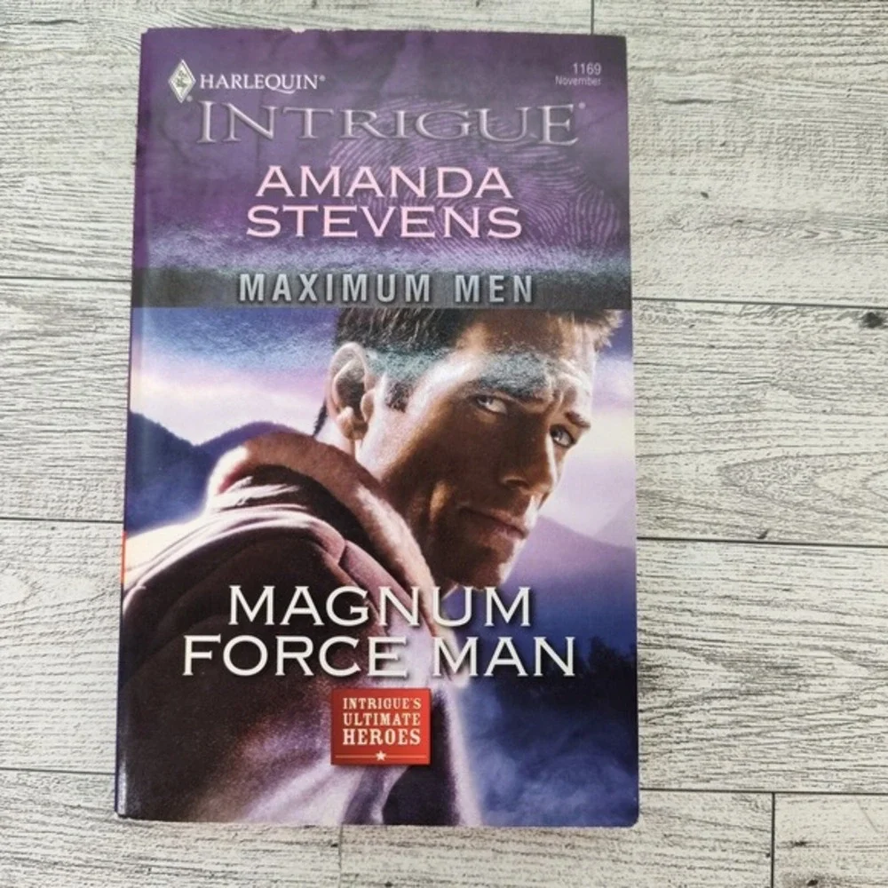 Magnum Force Man Amanda Stevens 2009 Harlequin Intrigue Romance Suspense PB Book